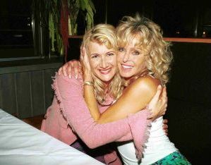Laura Dern and Farrah Fawcett 2000, Toronto.jpg
